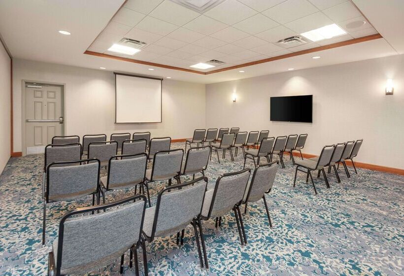 هتل Hilton Garden Inn Schaumburg