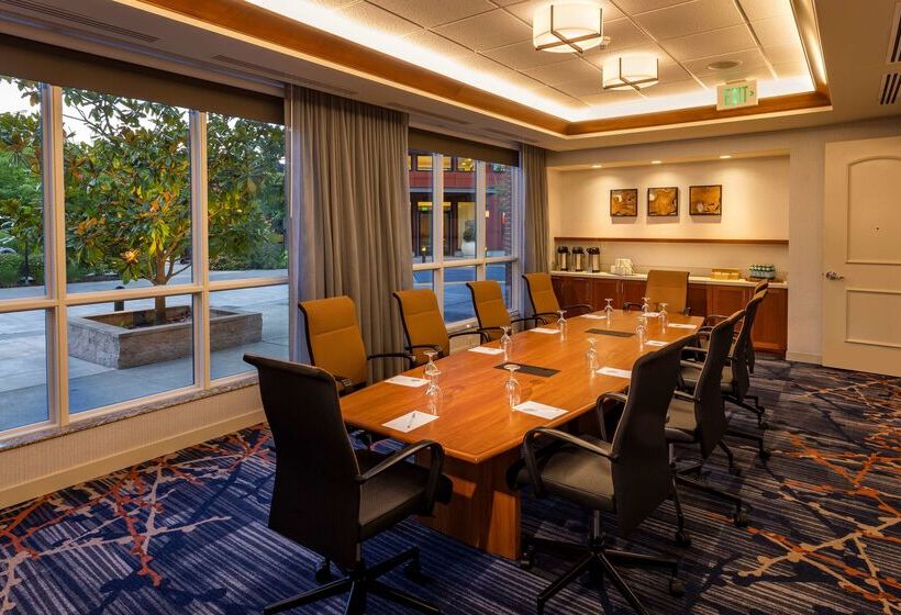 فندق Hilton Garden Inn Seattle  Issaquah