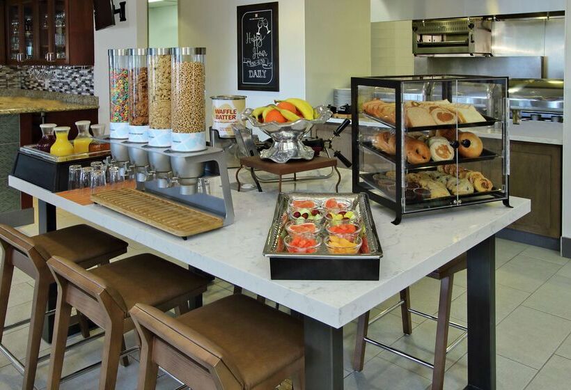 فندق Hilton Garden Inn Sonoma County Airport