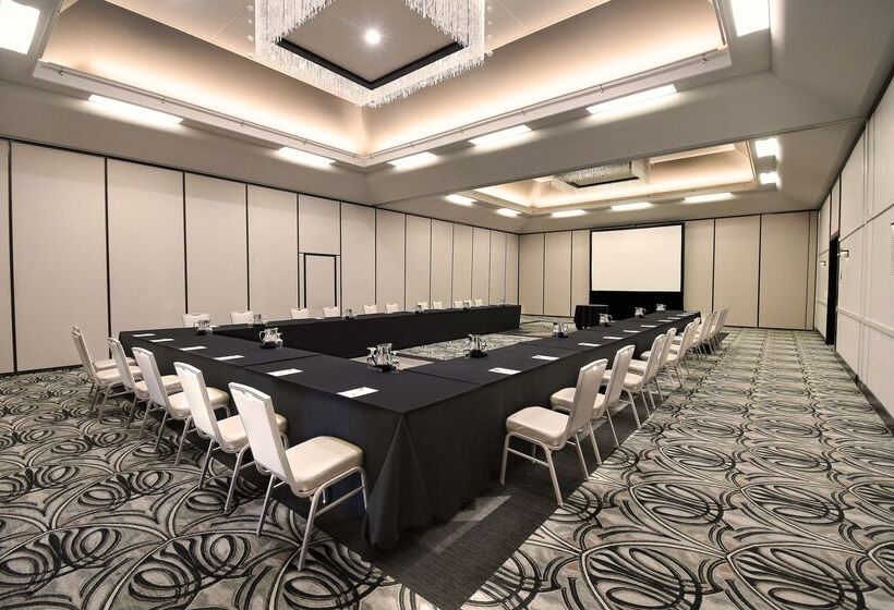 هتل Hilton Garden Inn South Bend