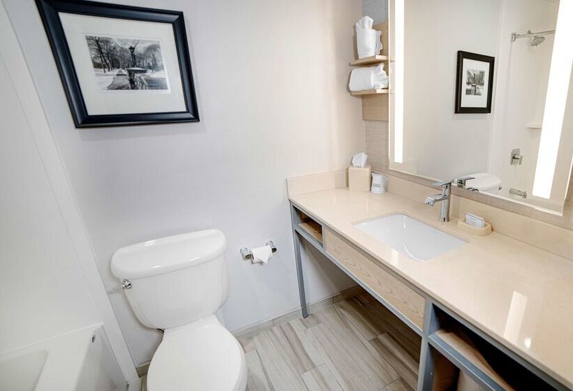 هتل Hilton Garden Inn South Bend