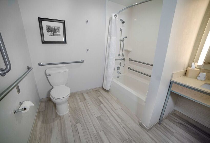 هتل Hilton Garden Inn South Bend