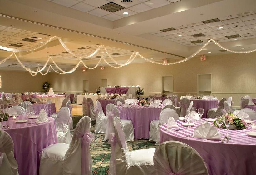 Отель Hilton Garden Inn St Charles