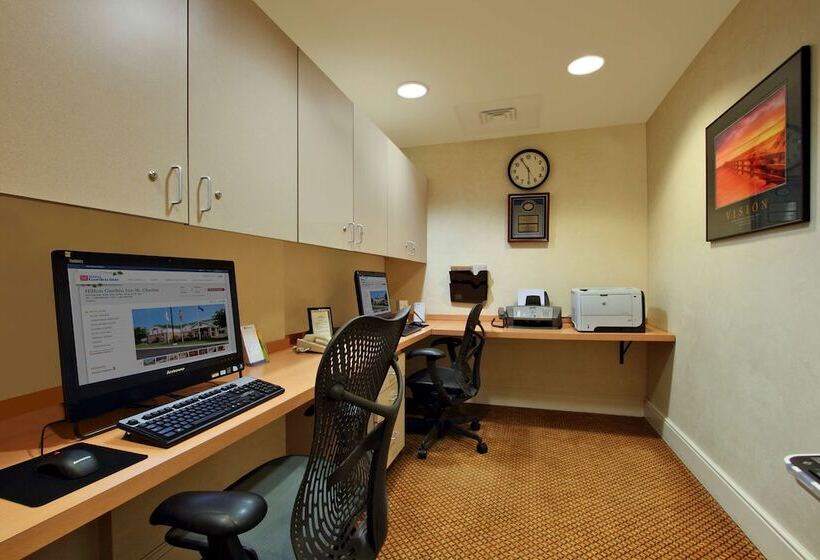 בית מלון כפרי Hilton Garden Inn St Charles