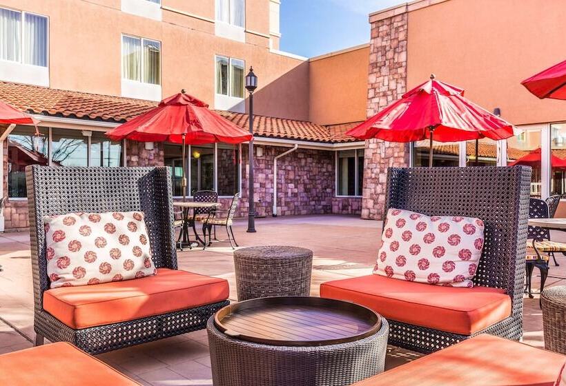 هتل Hilton Garden Inn St. George