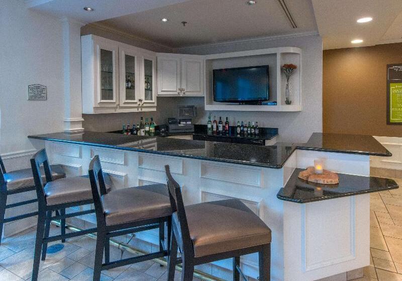 בית מלון כפרי Hilton Garden Inn Tallahassee Central