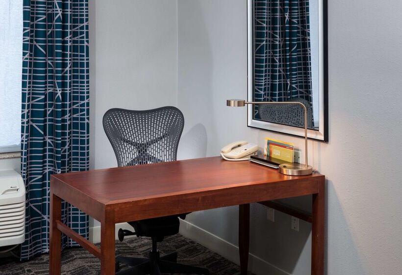 هتل Hilton Garden Inn Tucson Airport