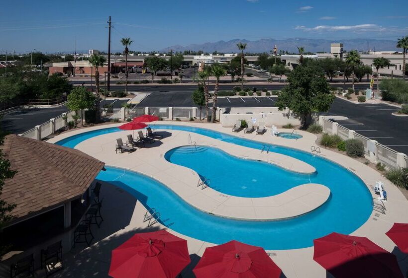 هتل Hilton Garden Inn Tucson Airport