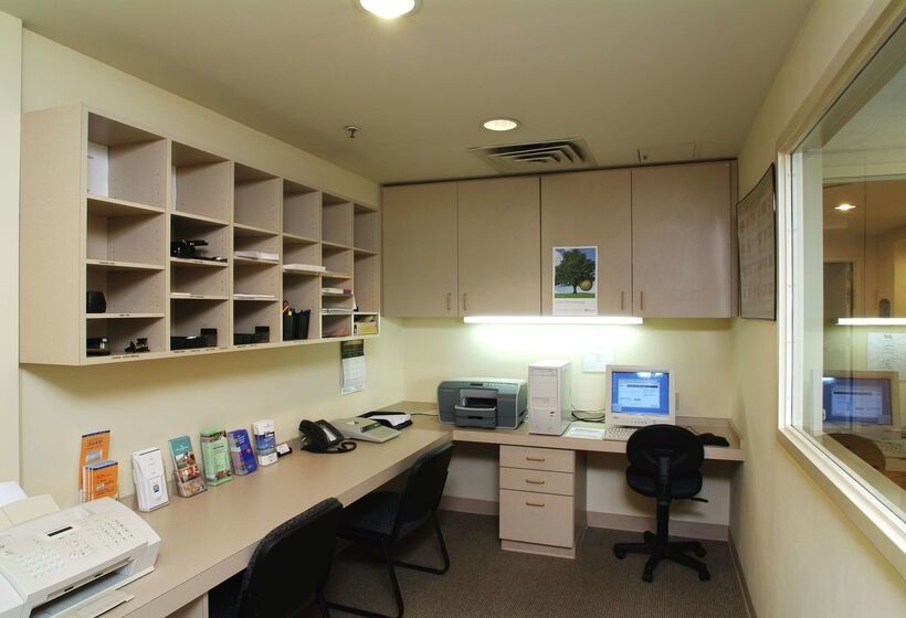 فندق Hilton Garden Inn Tulsa Airport