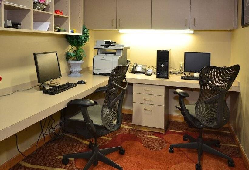 فندق Hilton Garden Inn Tulsa Airport