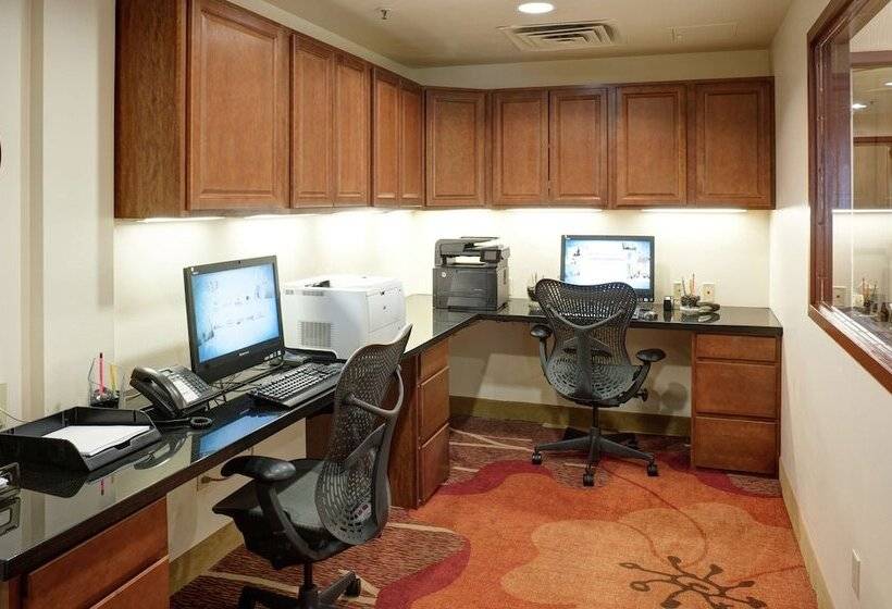 فندق Hilton Garden Inn Tulsa Airport