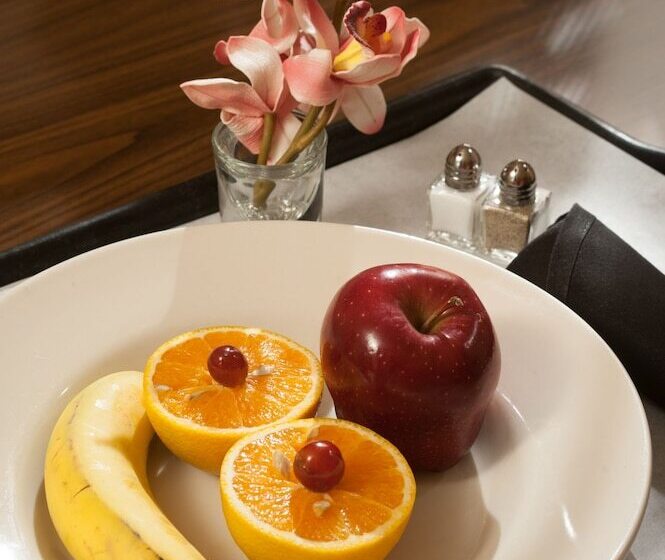 فندق Hilton Garden Inn Tulsa Airport