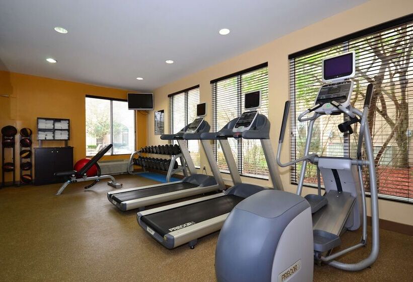 فندق Hilton Garden Inn Tulsa Airport