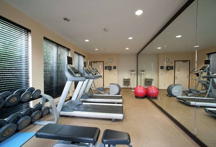 فندق Hilton Garden Inn Tulsa Airport