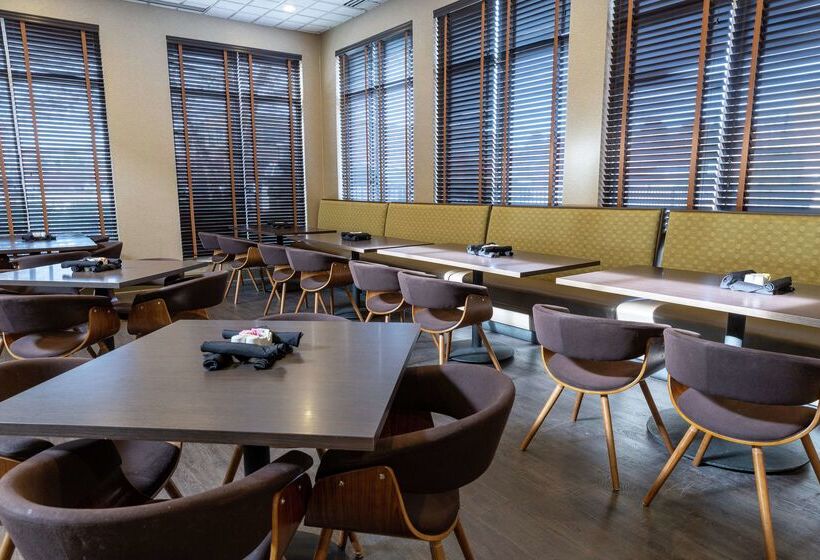 בית מלון כפרי Hilton Garden Inn Des Moines West