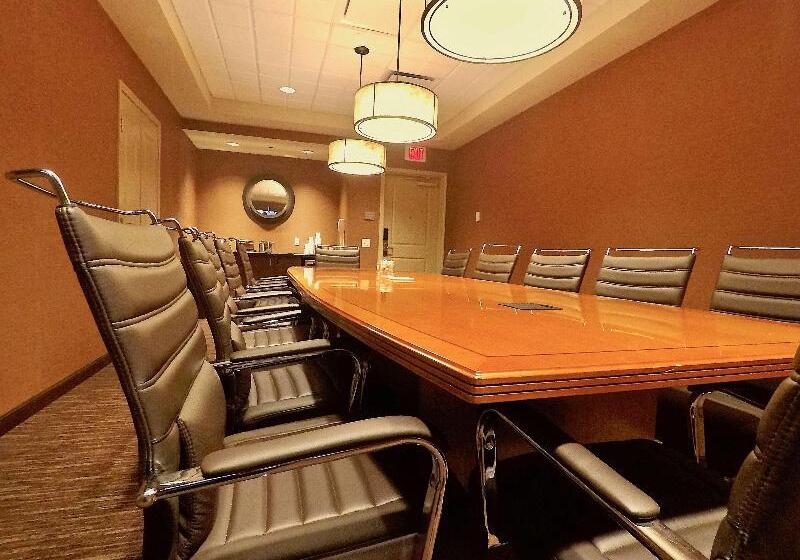 בית מלון כפרי Hilton Garden Inn Des Moines West