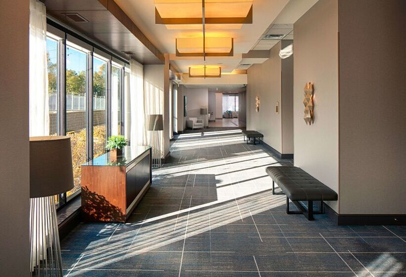 هتل Hilton Minneapolis/bloomington