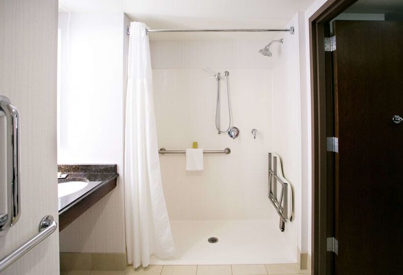 هتل Hilton Minneapolis/bloomington