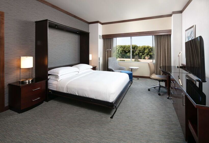 هتل Hilton Minneapolis/bloomington