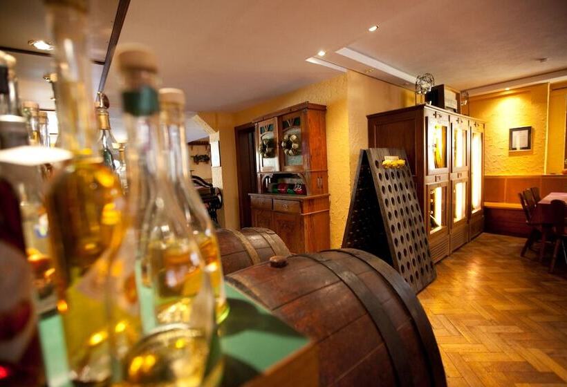 Weinhotel Des Riesling Zum Grünen Kranz