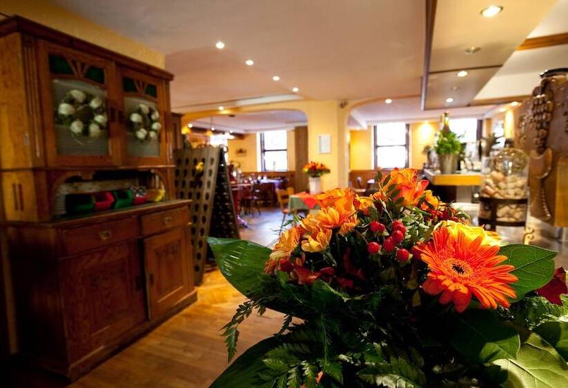 Weinhotel Des Riesling Zum Grünen Kranz