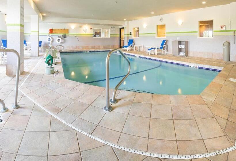 Holiday Inn Express Hotel & Suites Manchester   Airport, An Ihg