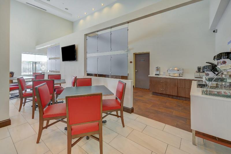 Holiday Inn Express Hotel & Suites Tampa Usf Busch Gardens, An Ihg