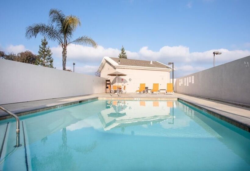 호텔 Holiday Inn Express & Suites Yosemite Park Area, An Ihg