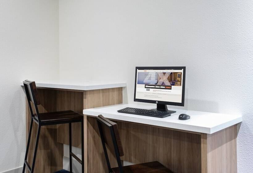 호텔 Holiday Inn Express & Suites Yosemite Park Area, An Ihg