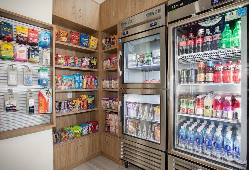 호텔 Holiday Inn Express & Suites Yosemite Park Area, An Ihg