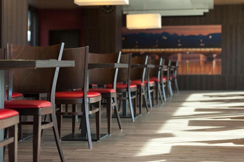 בית מלון כפרי Holiday Inn Express Zürich Airport, An Ihg