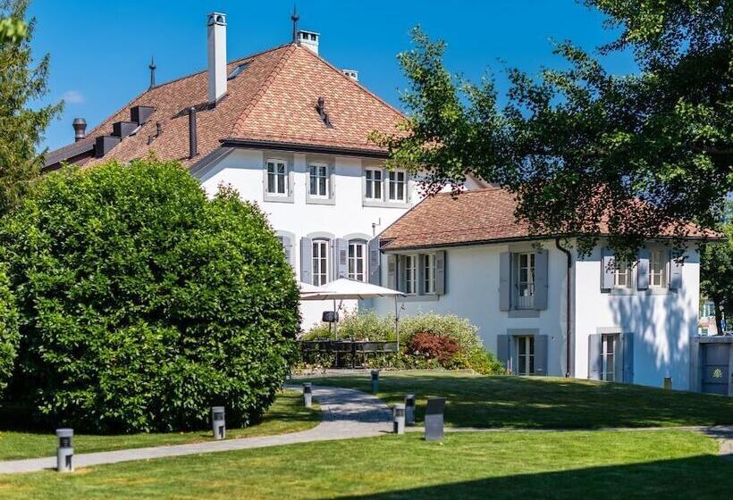 فندق Hostellerie Le Petit Manoir