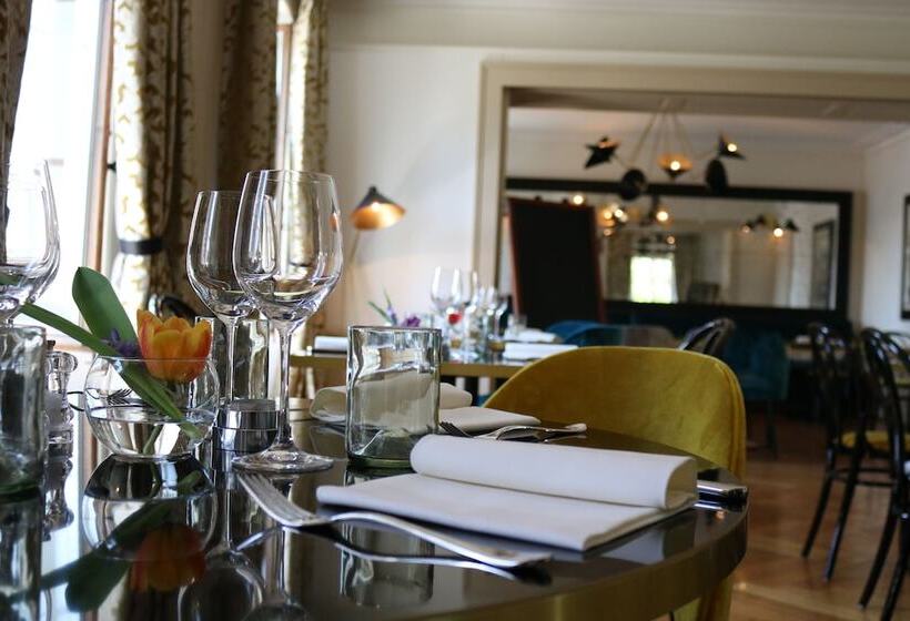 فندق Hostellerie Le Petit Manoir