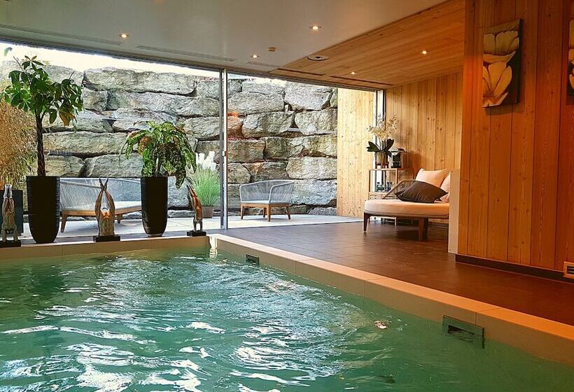 בית מלון כפרי Hostellerie Le Petit Manoir