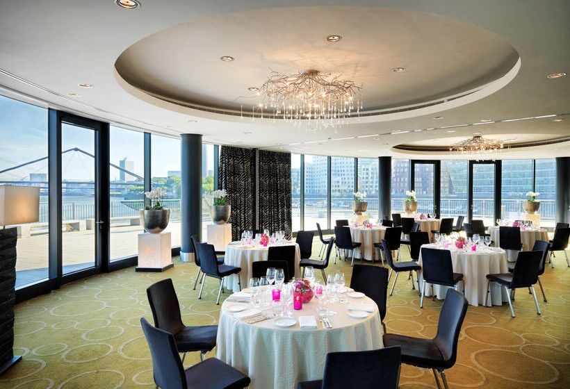 בית מלון כפרי Hyatt Regency Dusseldorf