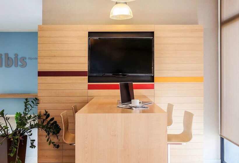 Отель Ibis Ripollet