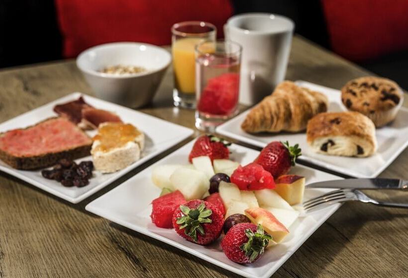 Отель Ibis Ripollet