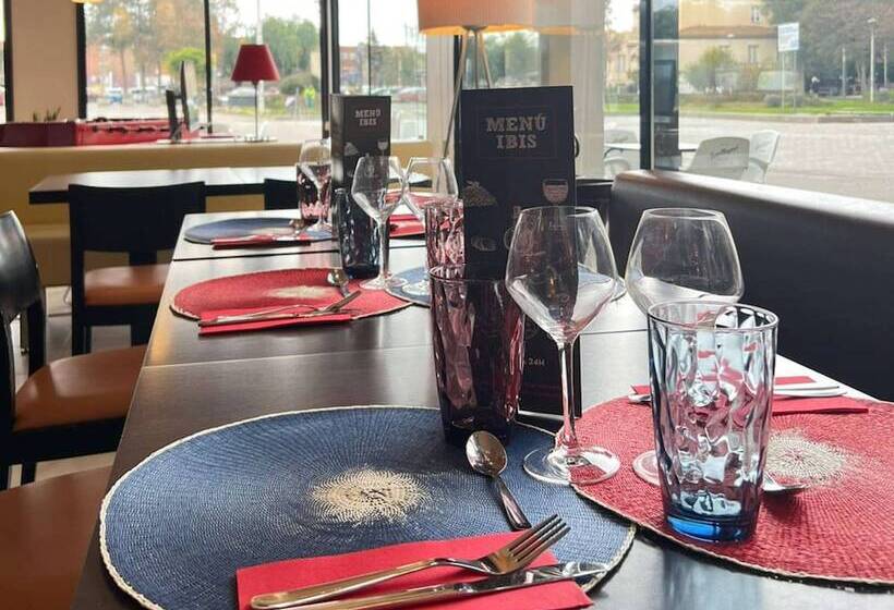 Отель Ibis Ripollet