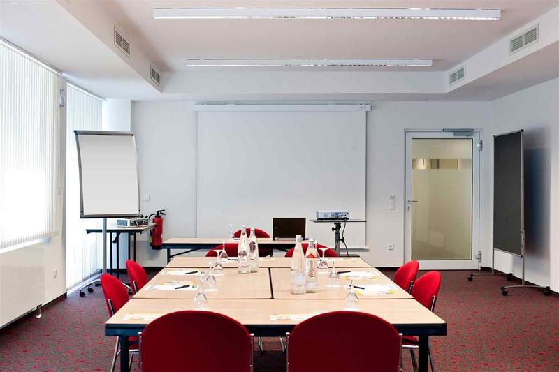 Отель Ibis Stuttgart Airport Messe