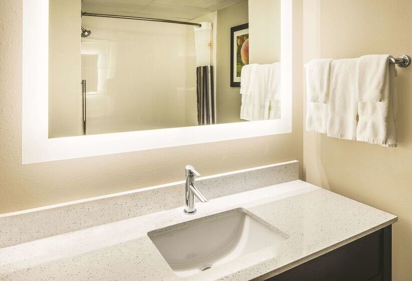 فندق La Quinta By Wyndham Milledgeville