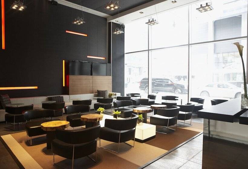 Le Germain Hotel Maple Leaf Square