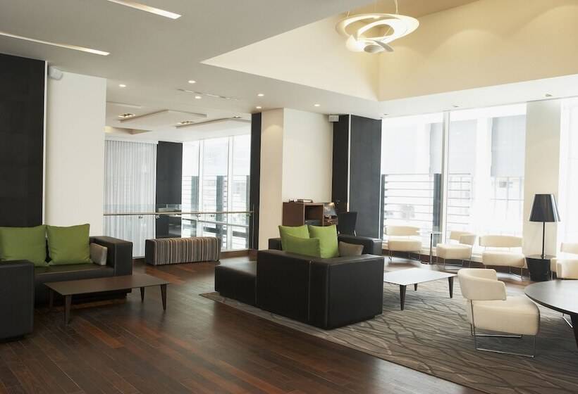 Le Germain Hotel Maple Leaf Square