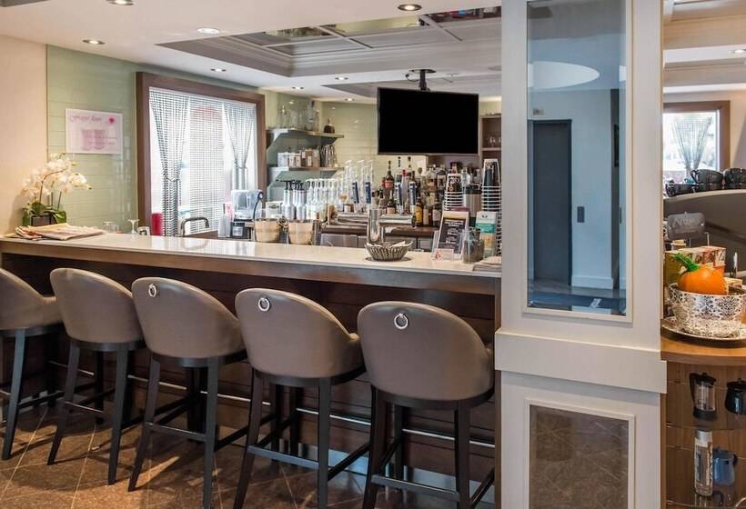 Les Suites Victoria, Ascend Hotel Collection