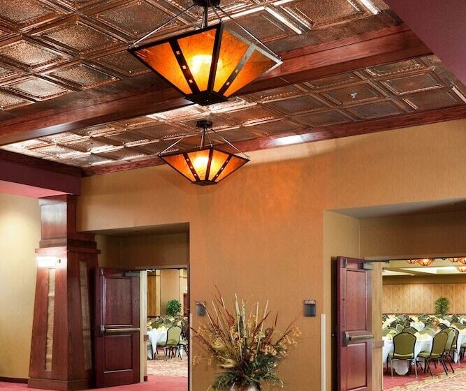 هتل The Lodge At Deadwood