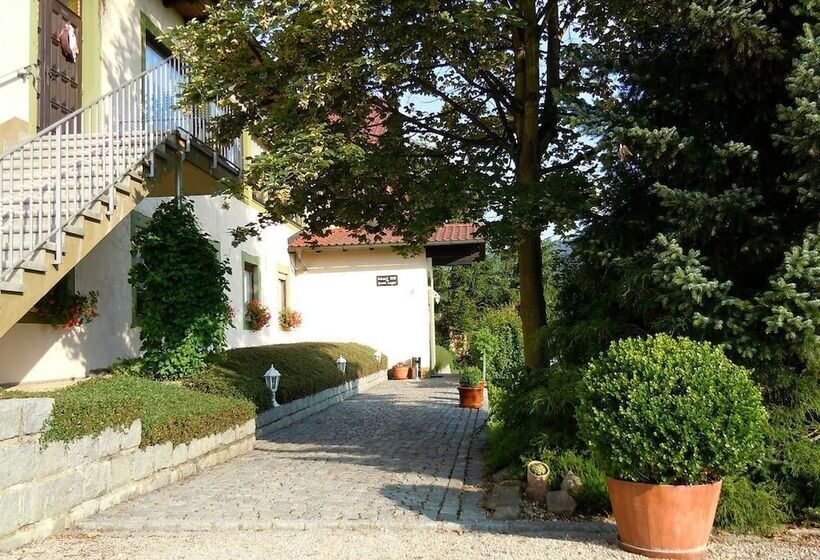 בית מלון כפרי Lugerhof