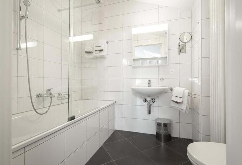 ホテル Marina Walensee