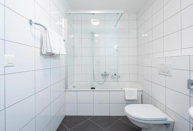 ホテル Marina Walensee