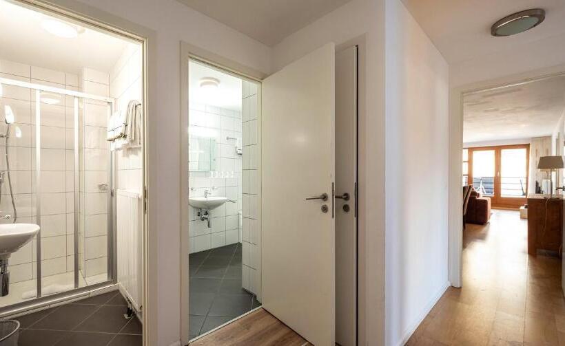 ホテル Marina Walensee