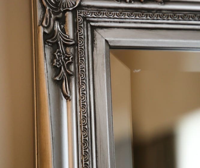 Отель Mulroy Woods