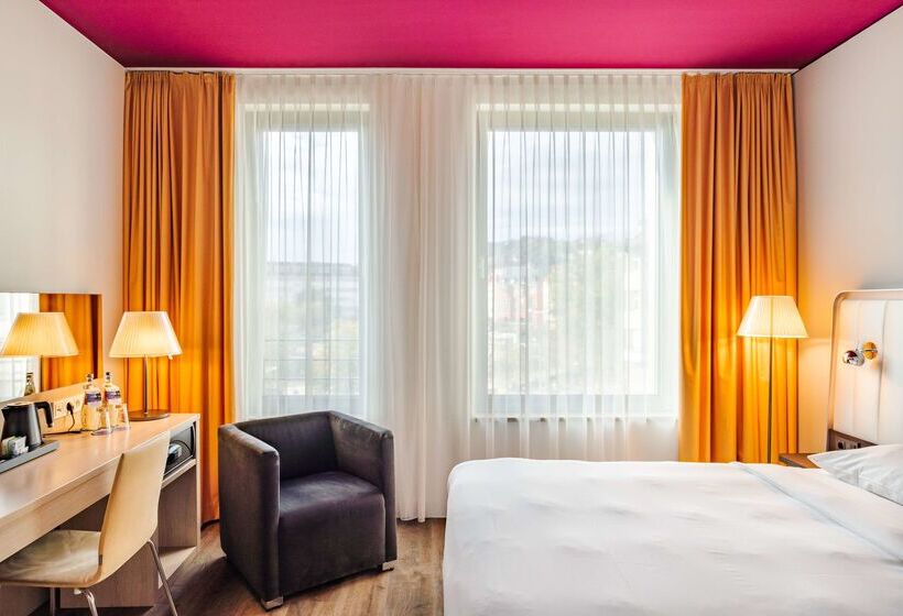 هتل Park Inn By Radisson Stuttgart